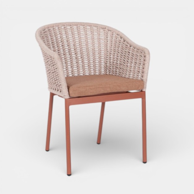 Vista frontal de la silla de exterior PALAOS color Coral 2