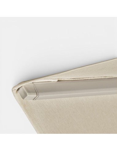 Detalle del tejido del parasol Riva Sandstone Ø300 cm Platinum®