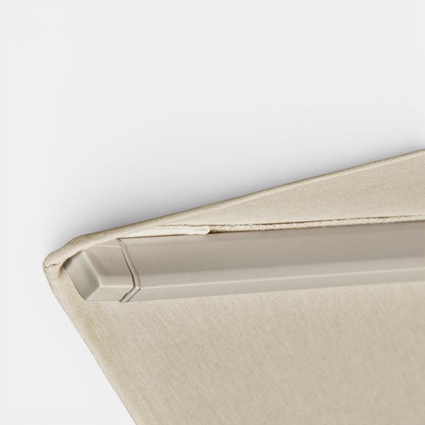 Detalle del tejido del parasol Riva Sandstone Ø300 cm Platinum®