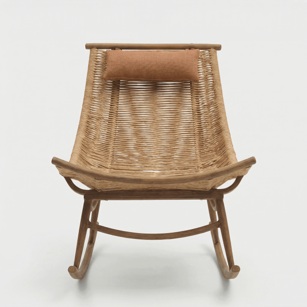 hamaca mecedora de jardín Zuma dentro de un ambiente decorado con jardín vertical detrás 2