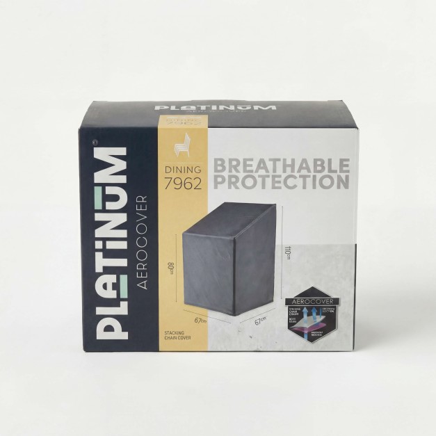 Funda para sillas apiladas Platinum® AeroCover 7962 colocada