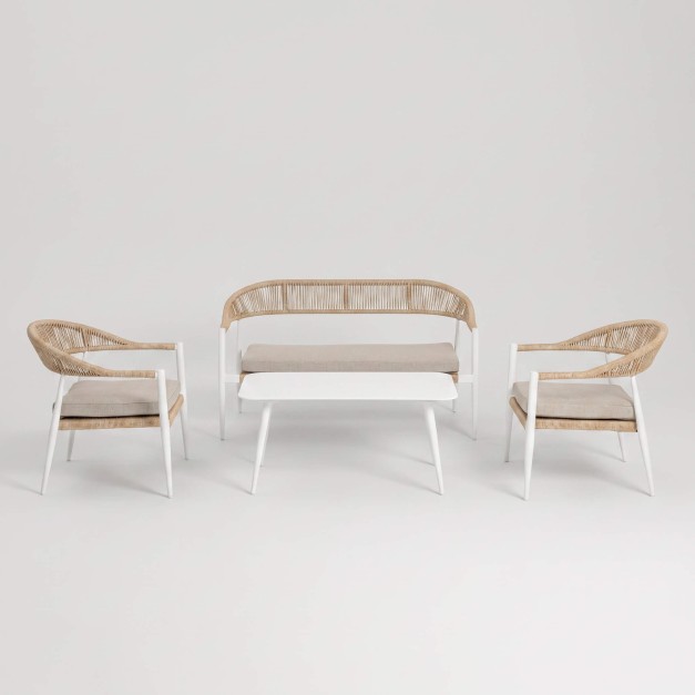conjunto de exterior COSTA en tonos blanco y beige con sofá, sillones y mesa de centro para jardín o terraza